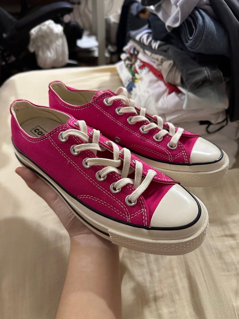 Pink chuck 70s top
