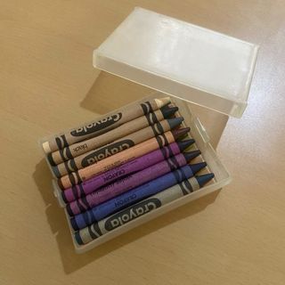 Crayola Crayons 24 with Plastic Box