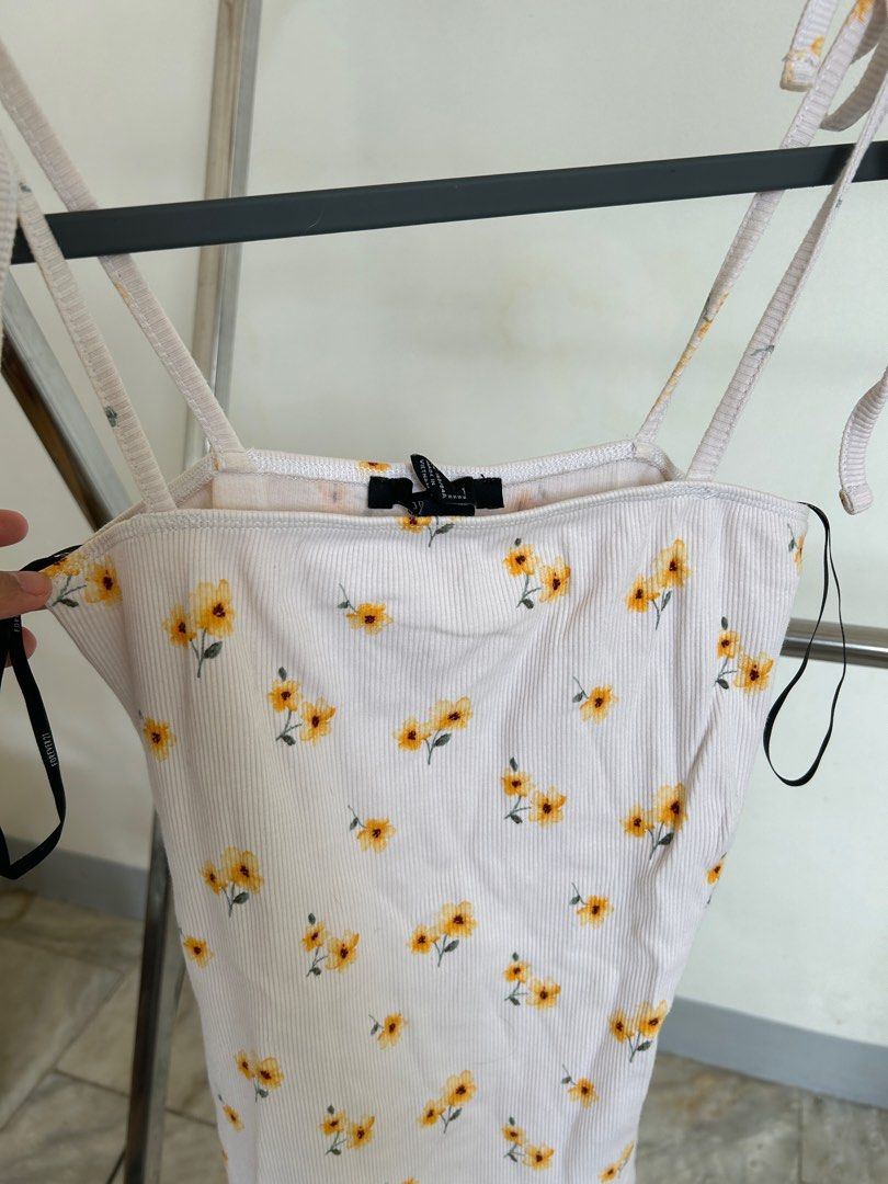 F21 floral dress (Category: Dresses) located in Pasig City. Submitted by kfinds_13 (Listing ID 1292125105, Image 3). Description: .
