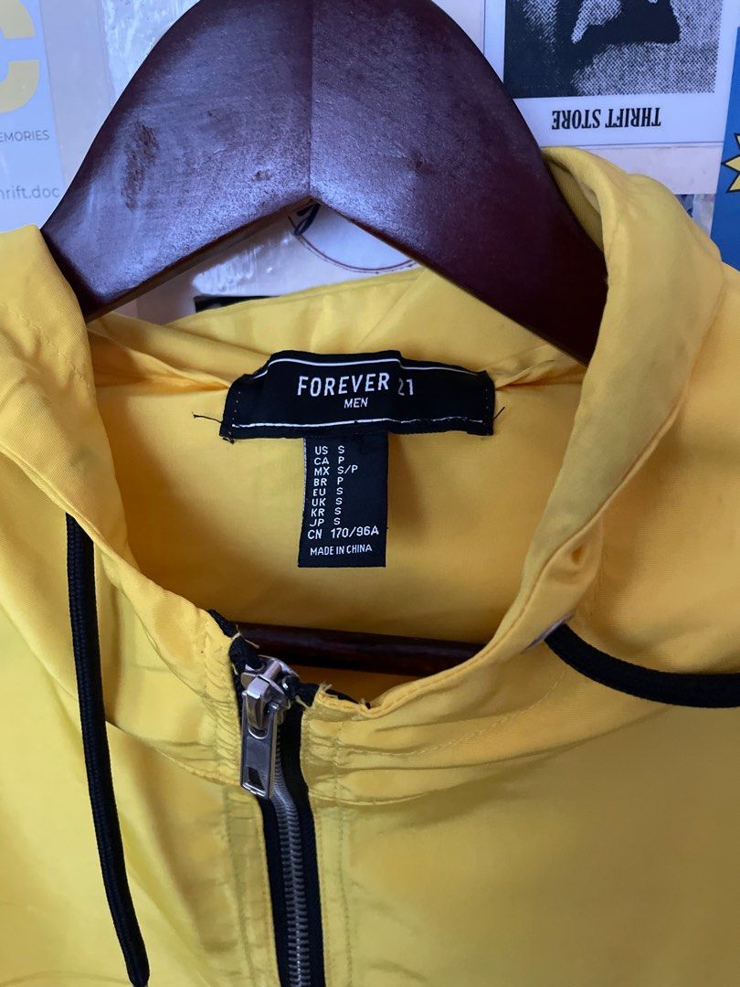 FOREVER 21 F21 Hoodie Windbreaker Men s Fashion Coats Jackets and Outerwear on Carousell