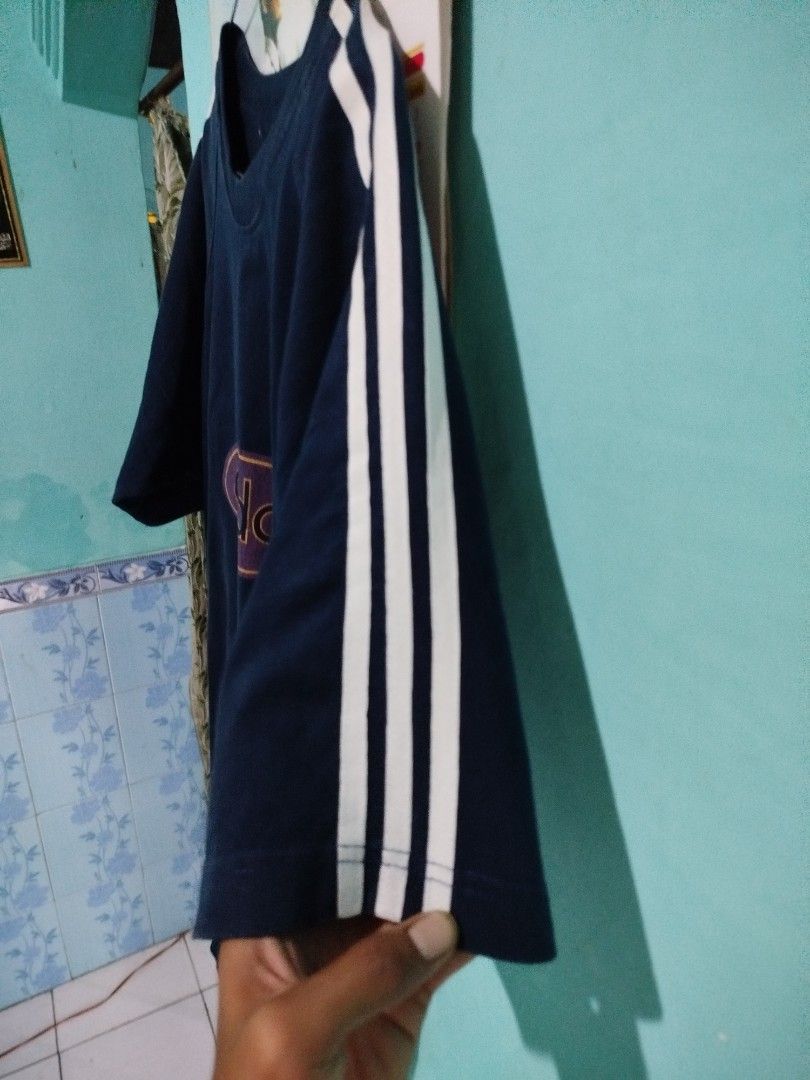 Forsale,, adidas tee vintage,, warna navy gelap, sz XL(P75×L56),, minus tag cut selebihnya aman