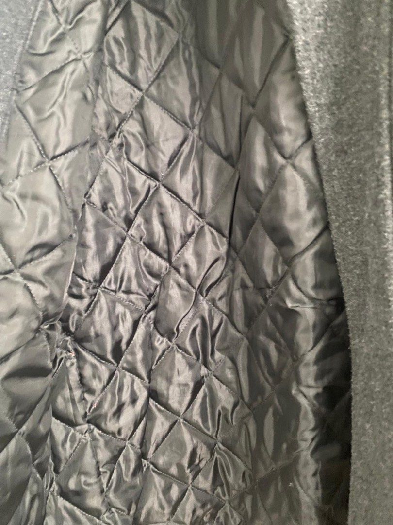 Gap wool jacket (Category: Coats, Jackets and Outerwear) located in Singapore. Submitted by darthsamoz (Listing ID 1292169255, Image 6). Description: Gap wool jacket bought from Japan. Great condition. Only wore a few times while overseas .