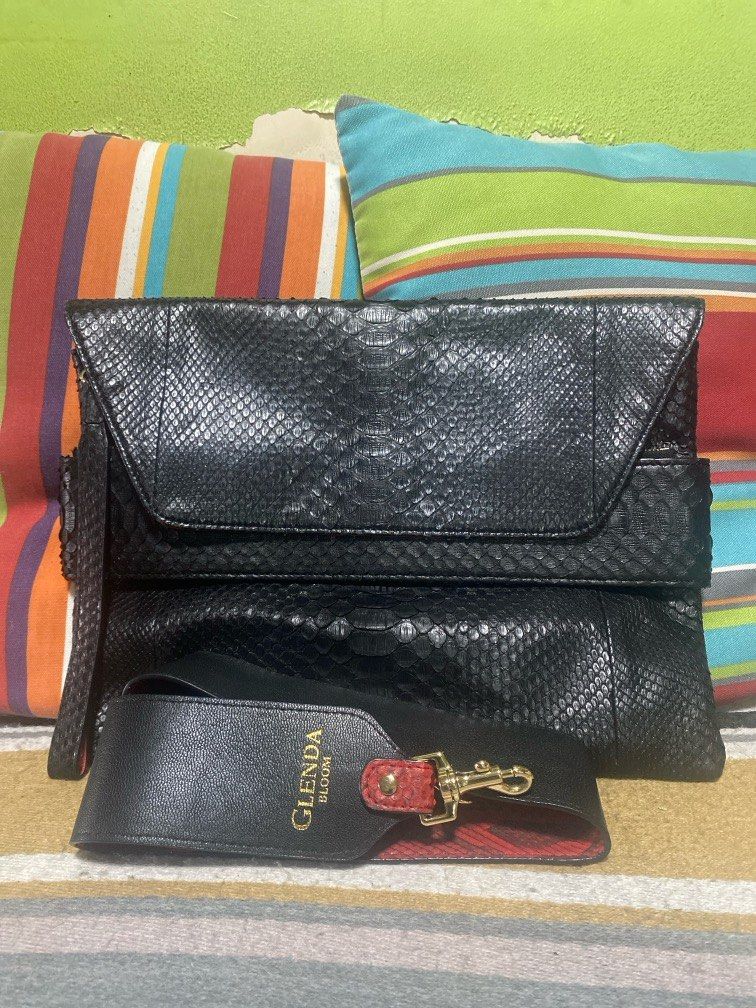 Glenda Bloom Snakeskin Shoulder/Clutch (Category: Luxury Bags & Wallets) located in Pasig City. Submitted by bauchell (Listing ID 1292118739, Image 1). Description: Genuine Snakeskin leather. Super nice. PM for more pics..
