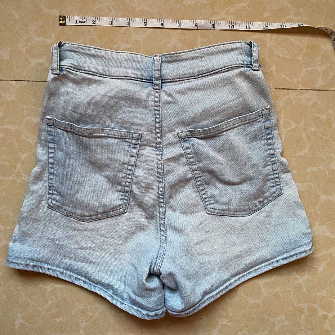 H&M shorts (personal fave) (Category: Shorts) located in Dagupan City. Submitted by drg.carousel (Listing ID 1292168746, Image 3). Description: Personal fave shorts from h&m. Size: EUR 36 PM FOR WHEN WORN.