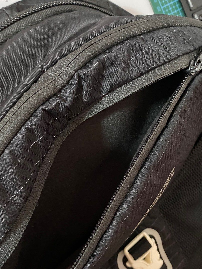 Jansport Helios 30 Backpack Men s Fashion Bags Backpacks on Carousell