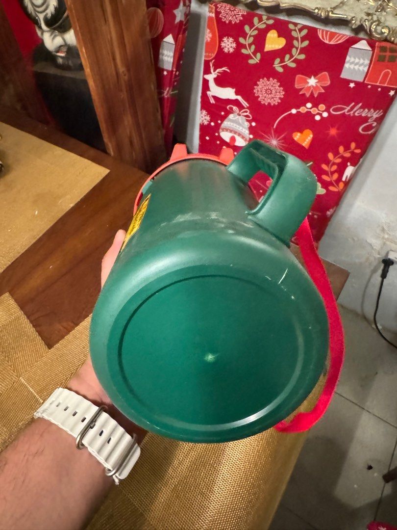 japan bottle cooler (Category: Water Bottles & Tumblers) located in Paranaque City. Submitted by edszz (Listing ID 1292113512, Image 3). Description: japan bottle cooler maganda siya pwede siyang maliin na cooler pang travel .