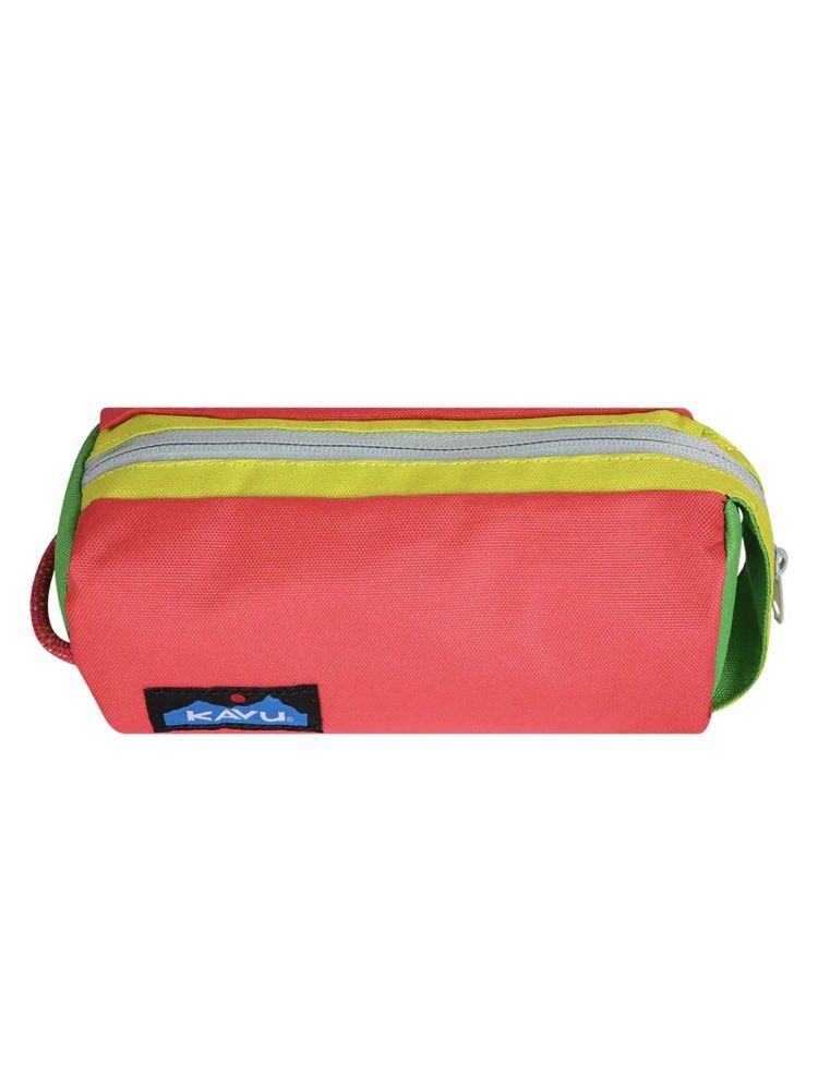 Kavu Pixie Pouch (多款) （分類：長銀包）位於 Hong Kong。 由 decorumtentals 提交（商品編號 1292154113，圖片 1）。簡介： 輕便個性化Kavu Pixie小袋讓你輕鬆將日常不同用品分類，圖案鮮明突出，為你打造個人風格。 Kavu 來自美國西雅圖的戶外品牌。Kavu品牌創立於 1993年。Kavu將「快樂生活」這元素灌入每項產品, 一改外界眼中戶外用品就是沉悶的看法。喜愛新事物的您, 請好好記住 Kavu這名字。 大小：固定 容量：1L 尺寸：7.6 x 7.6 x 20 cm 物料：11oz 600D聚酯纖維防水潑物料 。