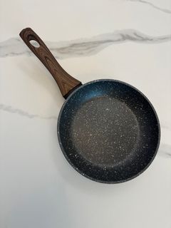 （分類：）位於 。 由 anllekh 提交（商品編號 1292134800，圖片 1）。簡介： 。