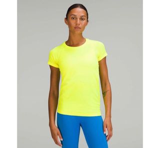 Nike highlightee yellow Sports Bra, Women's Fashion, Activewear on Carousell