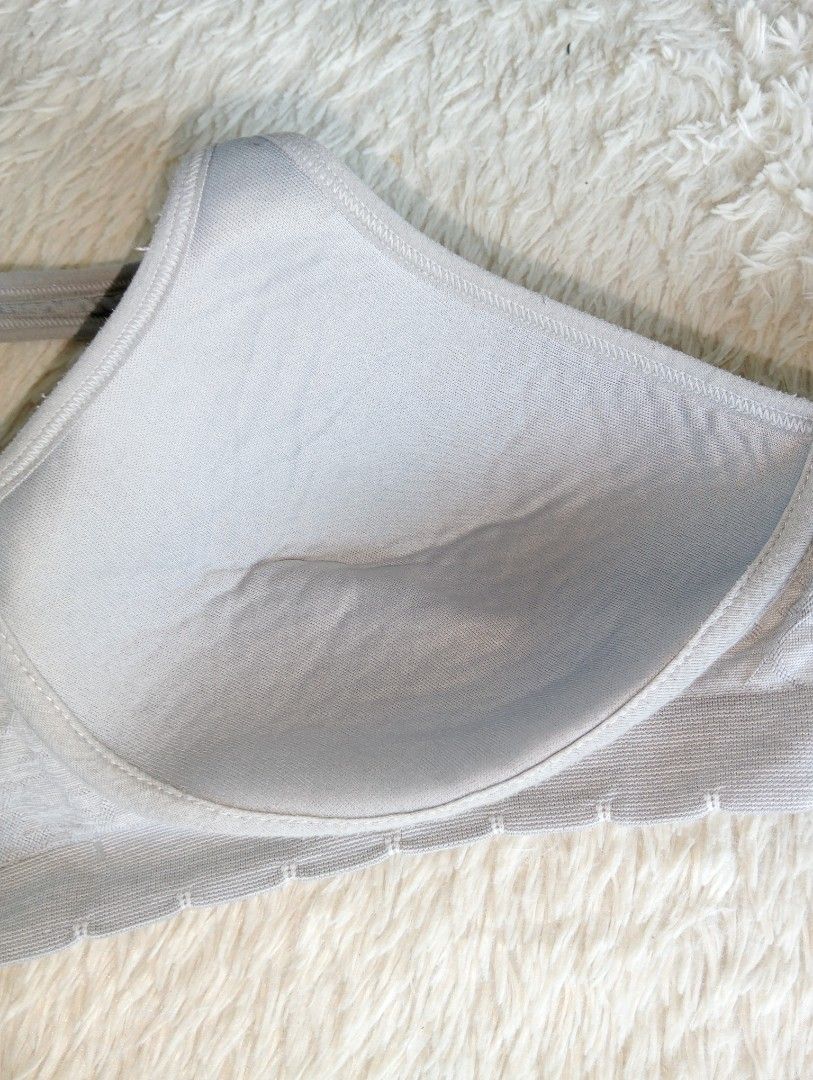 M: CAROLE HOCHMAN BRA NONWIRE, Women's Fashion, Undergarments & Loungewear  on Carousell