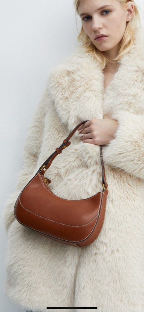 Mango bag (Category: Luxury Bags & Wallets) located in Las Pinas. Submitted by silvader (Listing ID 1292150182, Image 1). Description: Brand new Retails 2290.
