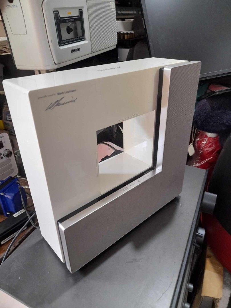 Mark levinson by LG blutooth speaker 220v (Category: Soundbars, Speakers & Amplifiers) located in Manila. Submitted by gerard.gerard6 (Listing ID 1292074743, Image 1). Description: Mark levinson by LG blutooth speaker homeboy 220v.