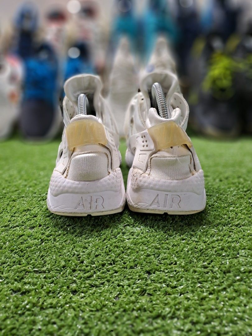 How to wash white huaraches in washing machine hotsell