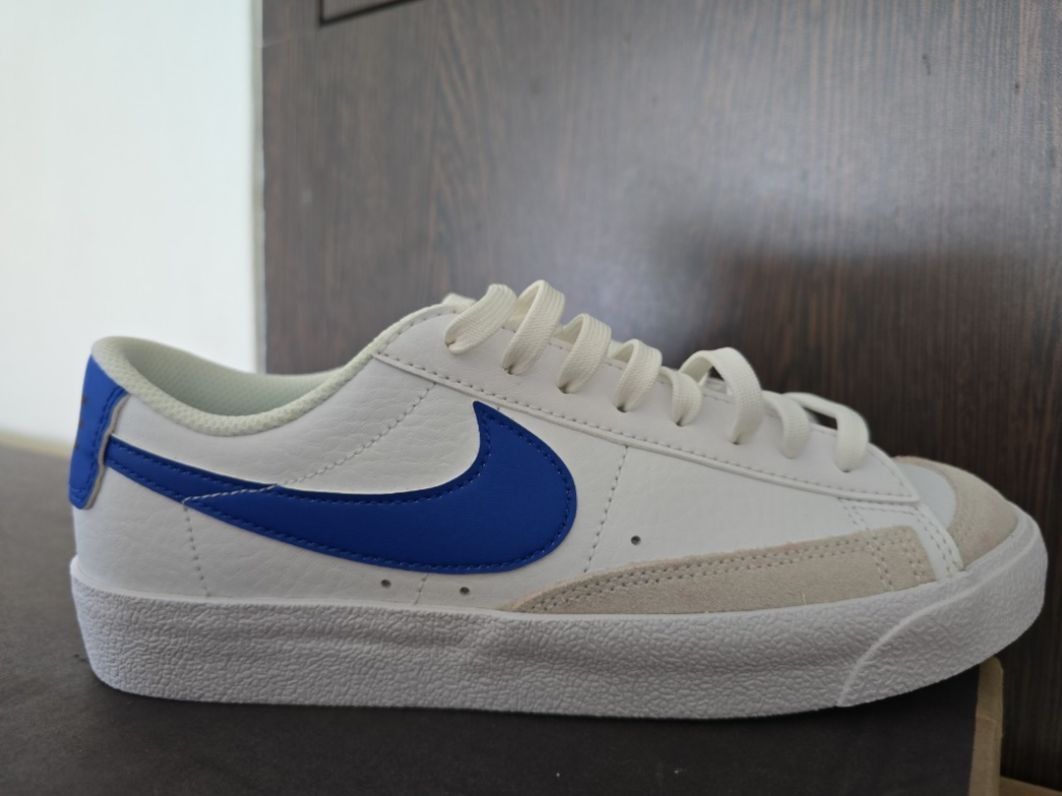 nike blazer low white blue