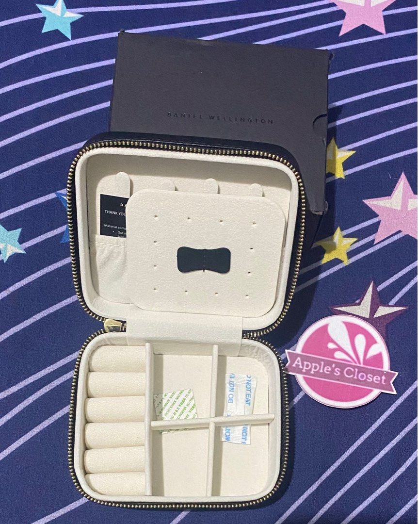 Original Daniel Wellington Jewelry Box (Category: Accessory Holder, Box & Organizers) located in Valenzuela. Submitted by apple.closet (Listing ID 1292122652, Image 2). Description: * Original * In good condition * Plus local shipping fee.