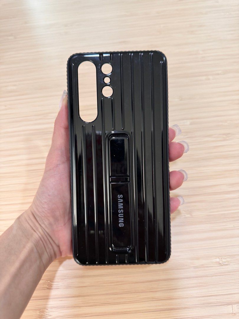 Original S21 Ultra Case (Category: Cases & Sleeves) located in Paranaque City. Submitted by mauilicious (Listing ID 1292108160, Image 1). Description: Phone was hardly used so is the case. .