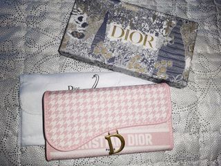 Pink Di0r wallet