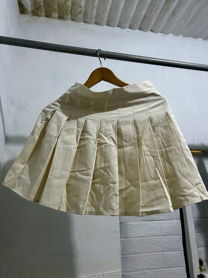 Pleated skirt store size 30