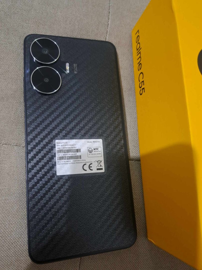 Realme c55 (Category: Realme) located in Las Pinas. Submitted by mikko.gomez (Listing ID 1292186223, Image 1). Description: for sale realme c55 makinis pwede sa maselan 100% Excellent condition matagal malowbat Specs: 90hz refresh rate 6.72 inches display punch hole helio g88 gaming processor 6+6GB RAM / 128GB ROM 64mp Main camera 5000mah battery Android 14 Unit only naka ceramic tg at carbon sa likod, sama ko na box kaso mejo damage na. fix pric