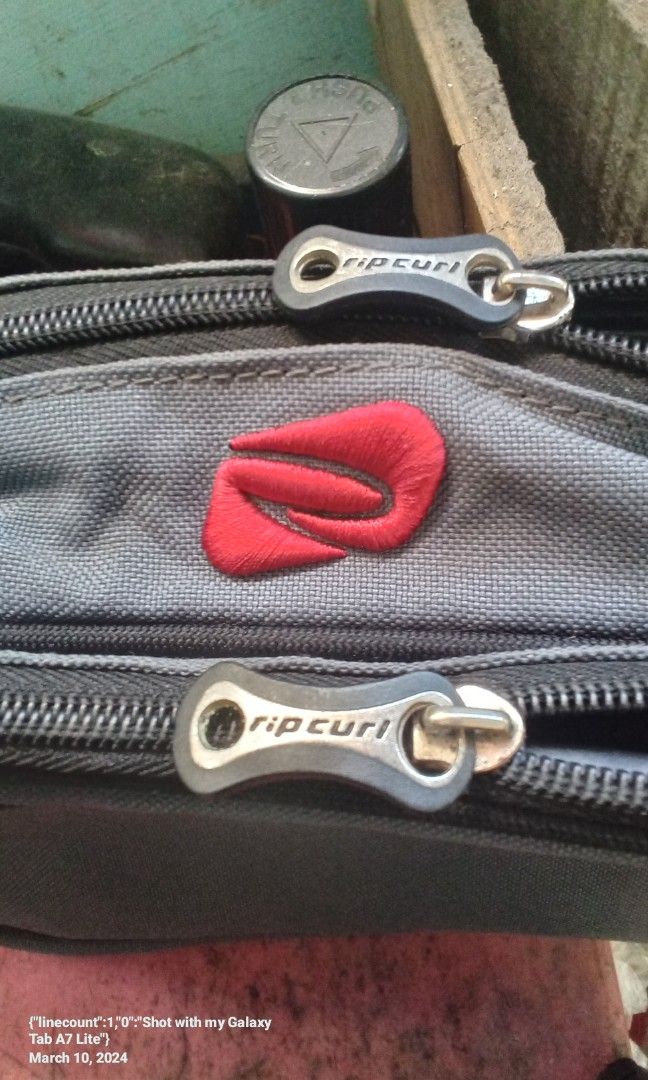 Ripcurl, Men's Fashion, Bags, Belt bags, Clutches and Pouches on Carousell