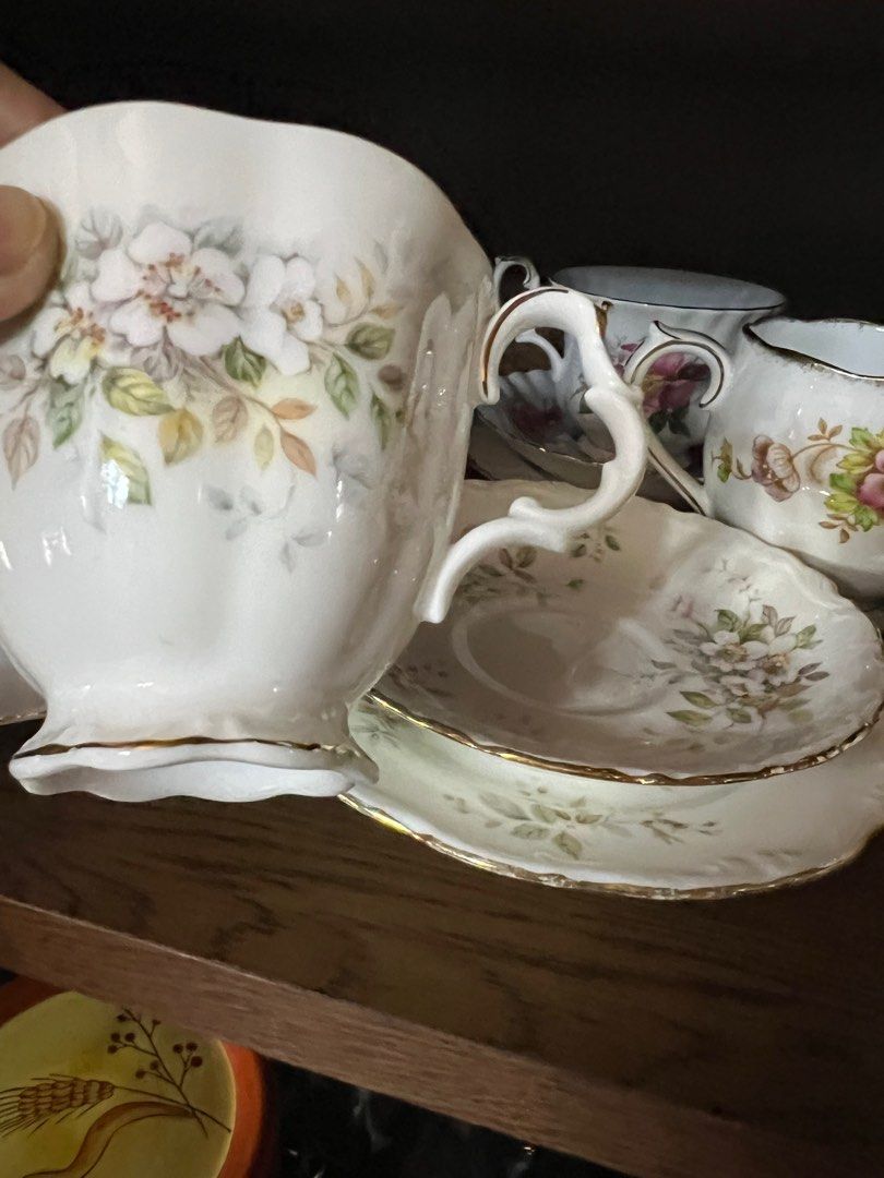 Royal albert teacup and saucer (Category: Coffee & Tea Tableware) located in Davao. Submitted by z0phia (Listing ID 1292179632, Image 2). Description: Add 150 for shipping via j&t. Gold intact. No flaws. .