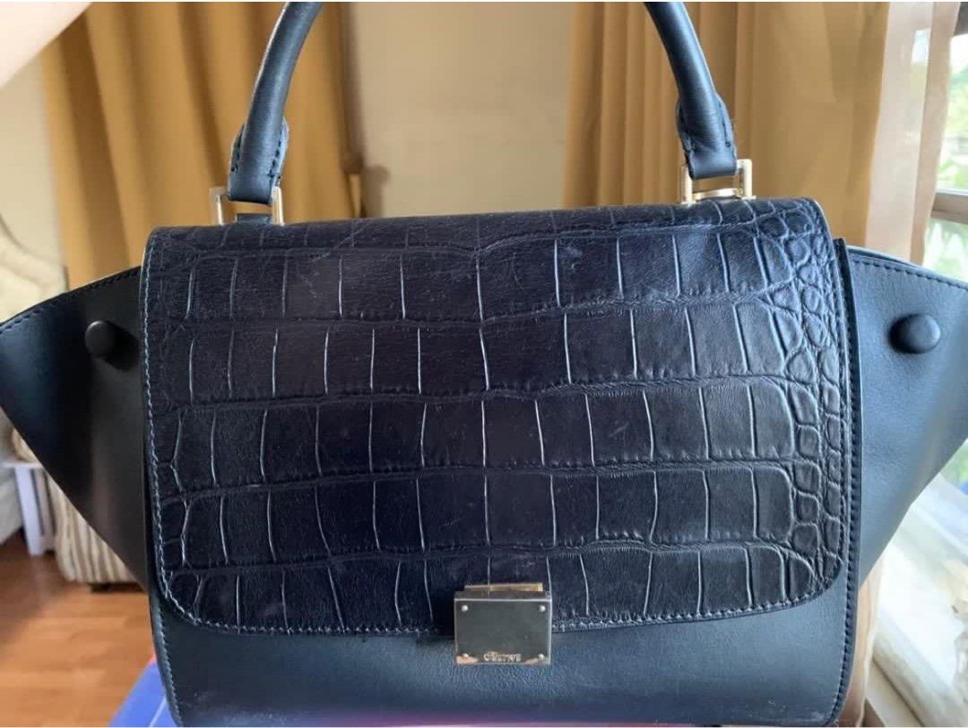 Rush sale! Celine Bag (Category: Luxury Bags & Wallets) located in Marikina City. Submitted by jyzsy (Listing ID 1292113939, Image 2). Description: Celine Trapeze Bag Croco Leather Black See all actual pictures.