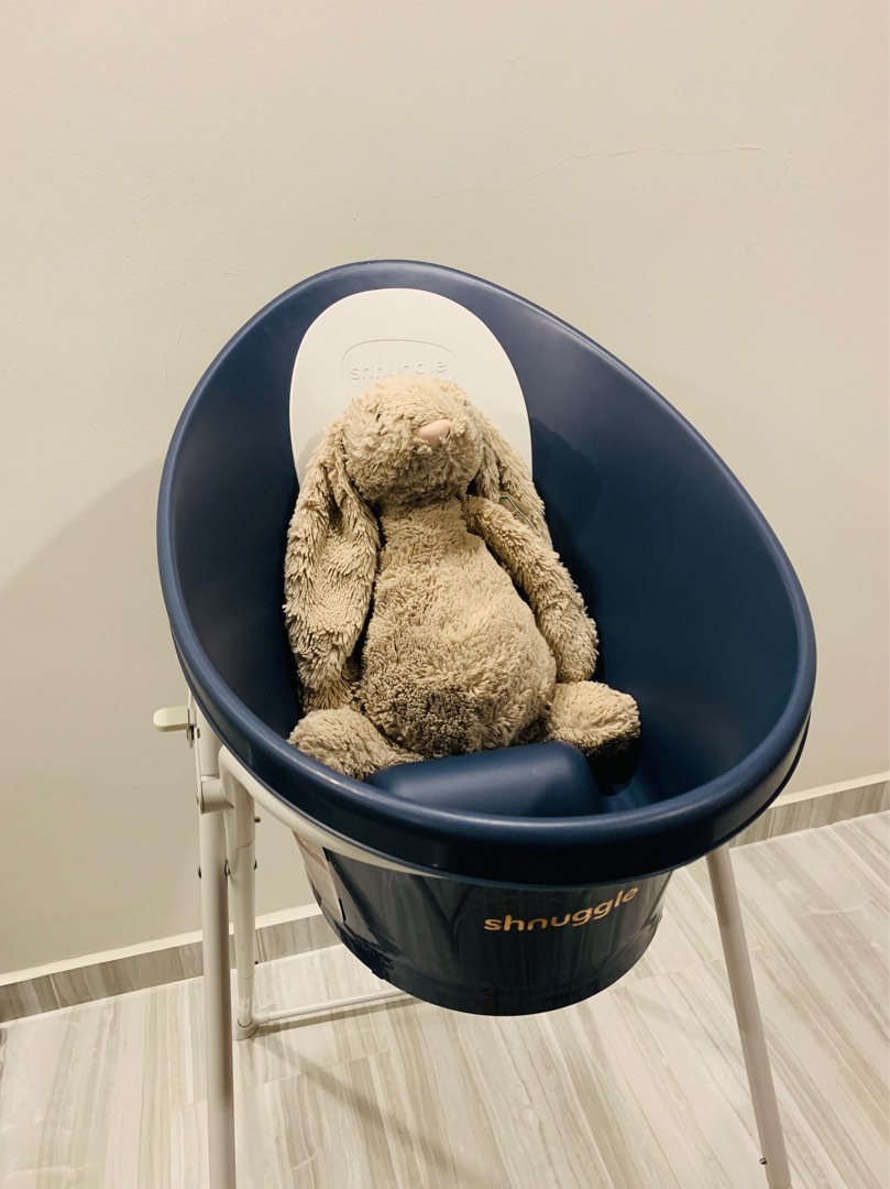 Shnuggle Bath Tub with Plug Foam Backrest in Navy free stand