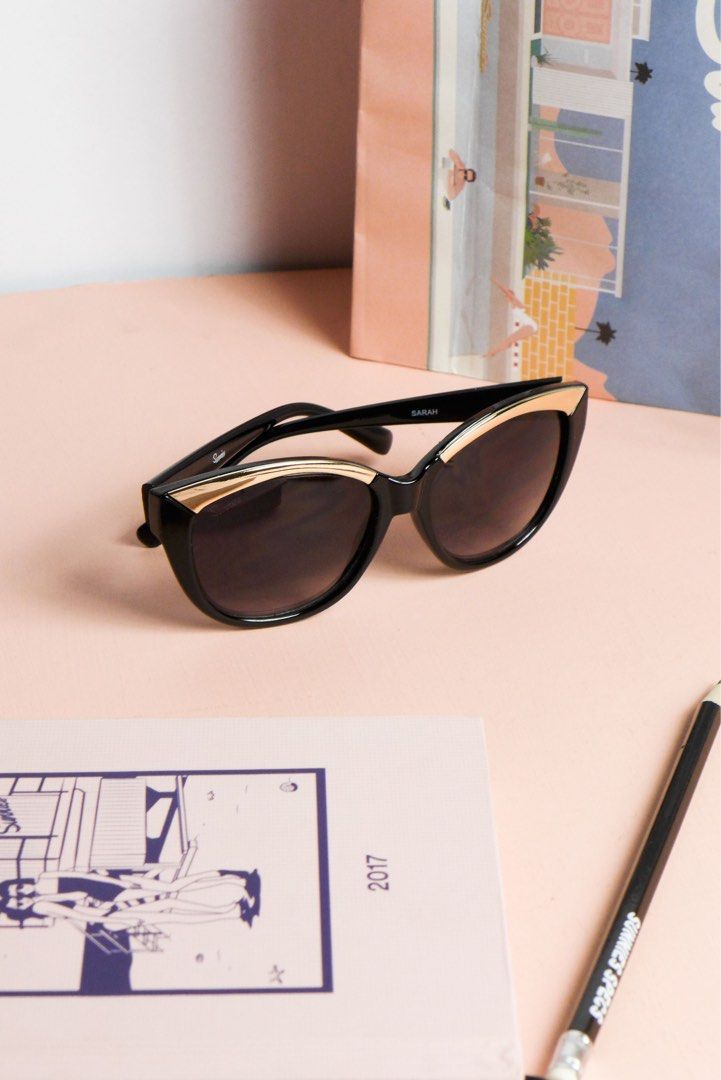 Sunnies in Sarah - Sunglasses (Category: Sunglasses & Eyewear) located in Quezon City. Submitted by secondglanceph (Listing ID 1292151896, Image 1). Description: Still in pristine condition Rarely used No flaw.