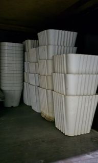 Used plastic pots