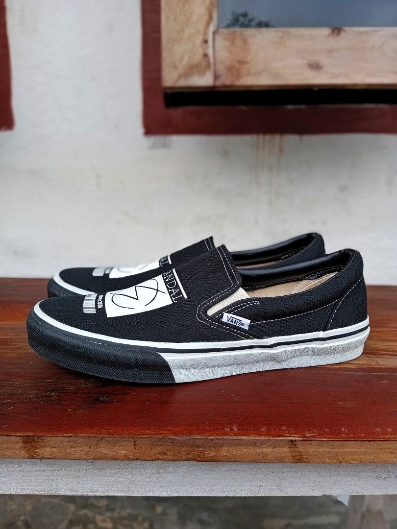 Vans Slip On V98CL x SCANDAL