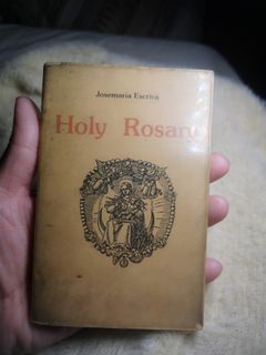 Vintage 1977 HOLY ROSARY pocket book by Josemaria Escriva