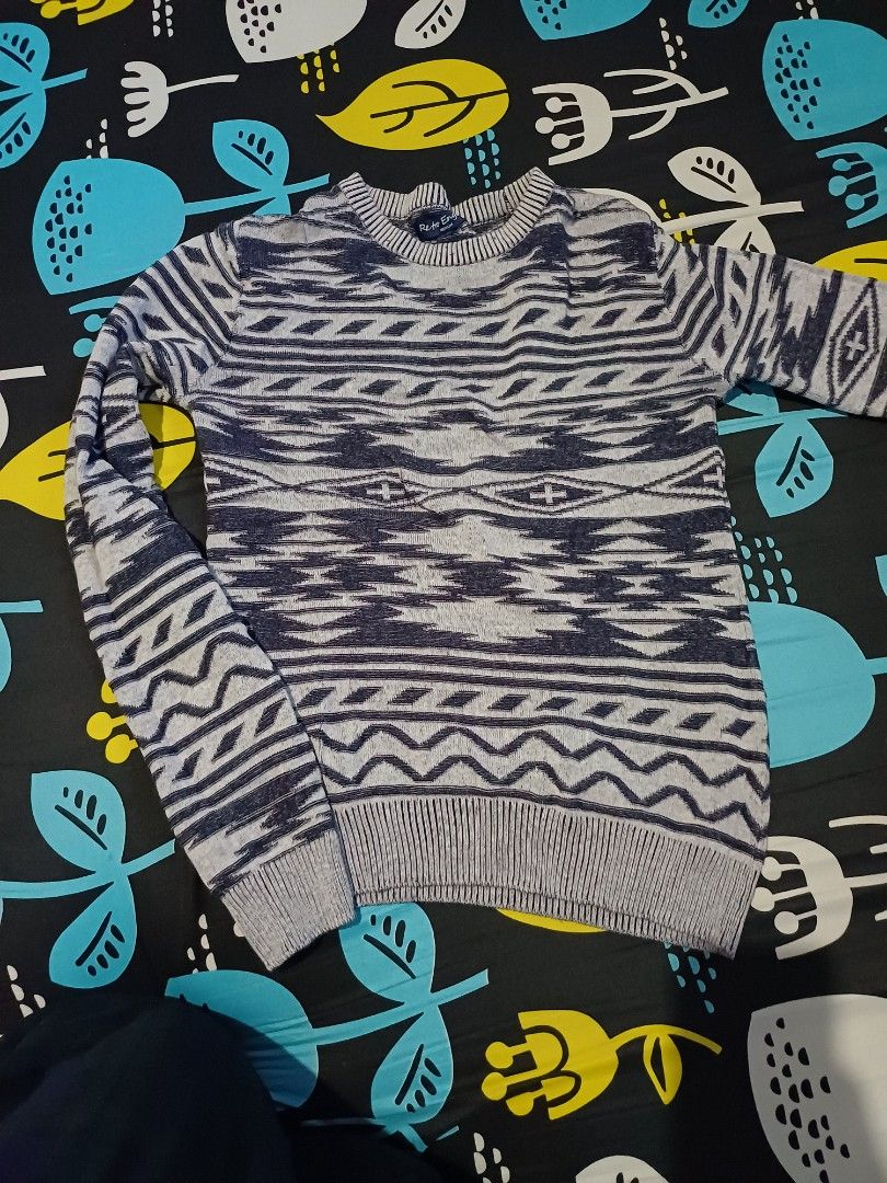 Women knitted sweatshirt (Category: Coats, Jackets and Outerwear) located in San Jose. Submitted by misamisa13 (Listing ID 1292180834, Image 1). Description: fit: small to large.