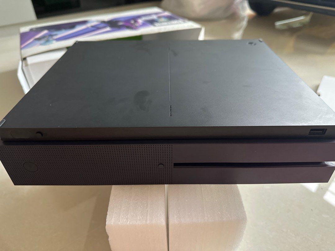 Xbox one s 1tb fortnite battle royale special edition bundle outlet