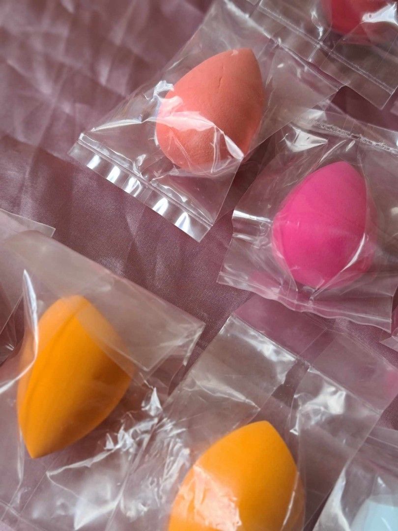 20pcs Make Up Sponge (Wholesale) (Category: Makeup) located in Quezon City. Submitted by floreskari78555 (Listing ID 1292269591, Image 2). Description: 20pcs Make Up Sponges Wholesale Assorted Teardrop Make up Sponge Oblique Make up Sponge Gourd Make up Sponge 520php TAKE all 26 php wholesale price 45php retail price We sell high quality make sponges and make up tools. Latex free REUSABLE Cod/Gcash Lalamove/Grab Express J&T /LBC.