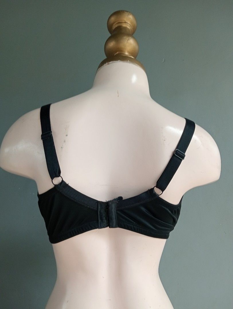 46dd Cacique bra thin pads with underwire, Women's Fashion