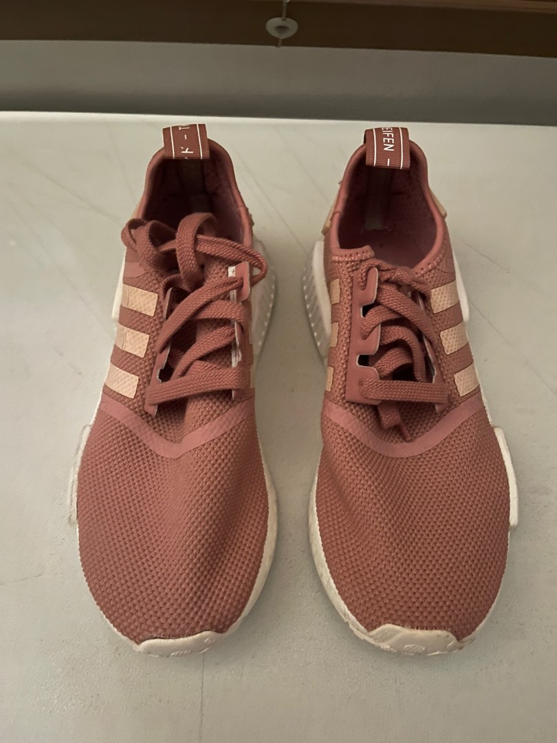 Adidas originals cheap nmd r1 salmon