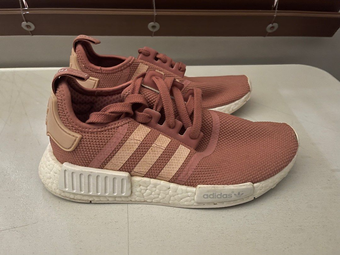 Adidas nmd r1 runner womens salmon s766 discount