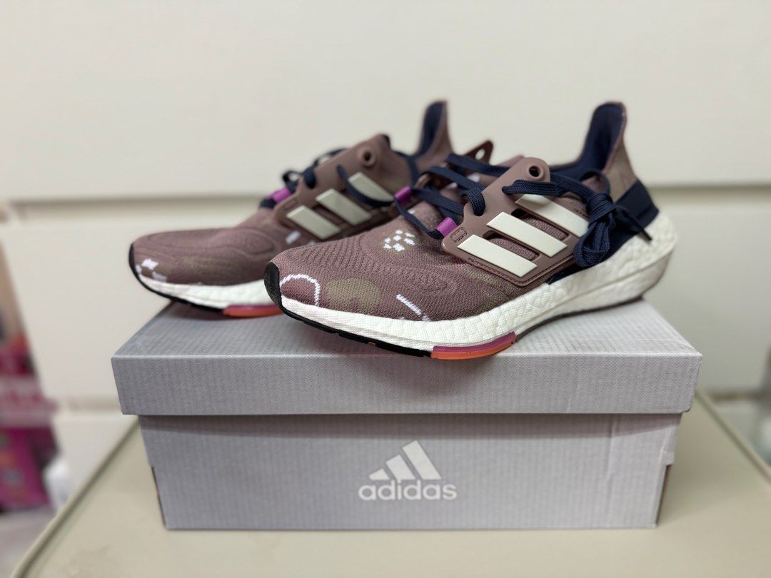 adidas gazelle silver green womens Women's Adidas Ultraboost 22 Running Shoe