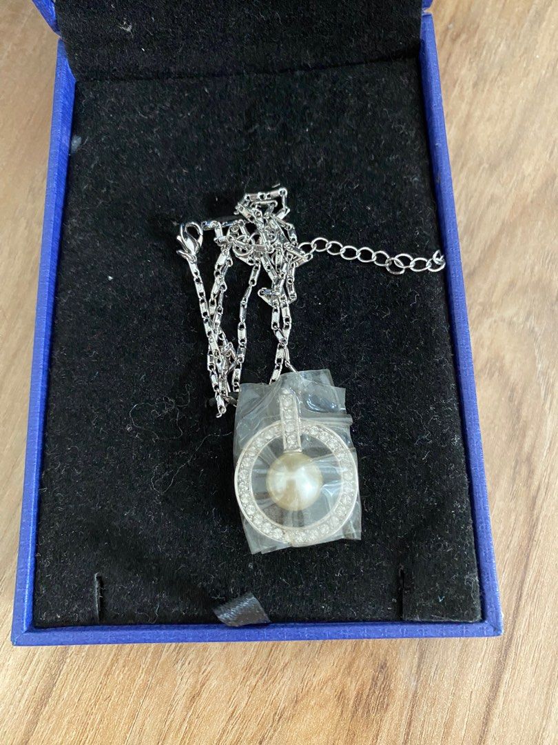 Artistry clearance swarovski necklace