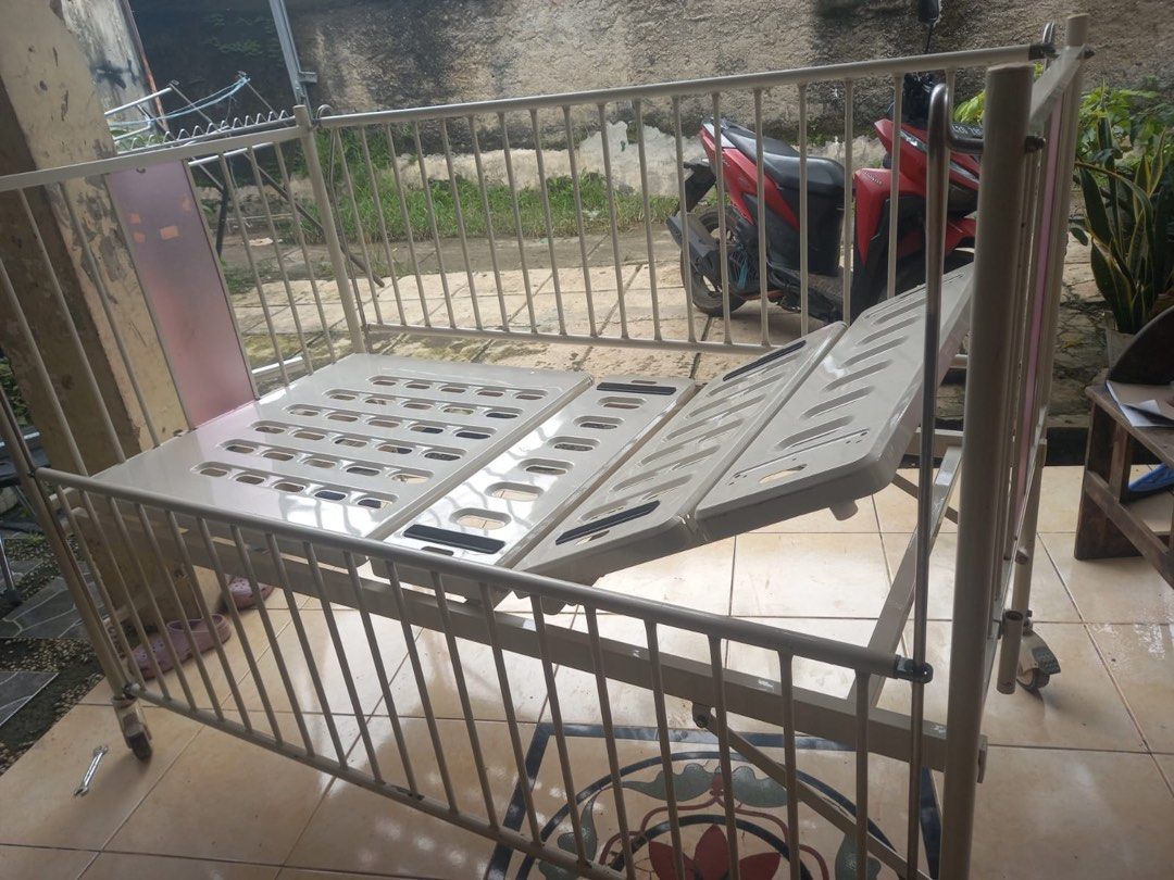 Bed pasien anak model rumah sakit merk paramount, Bayi & Anak, Lainnya