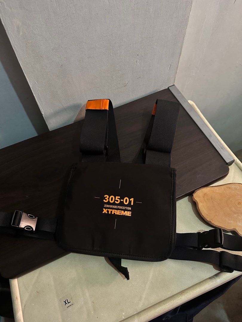 Chest bag bershka on sale