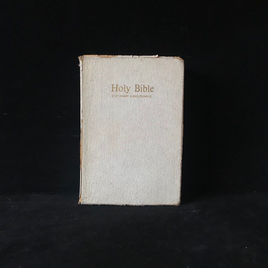 Bible (Red Letter Edition) Dictionary Concordance (Category: Religion Books) located in Manila. Submitted by shop_sarisari (Listing ID 1292356601, Image 1). Description: textured softbound book. tanned copy. MOP: GCash or BPI bank transfer only..