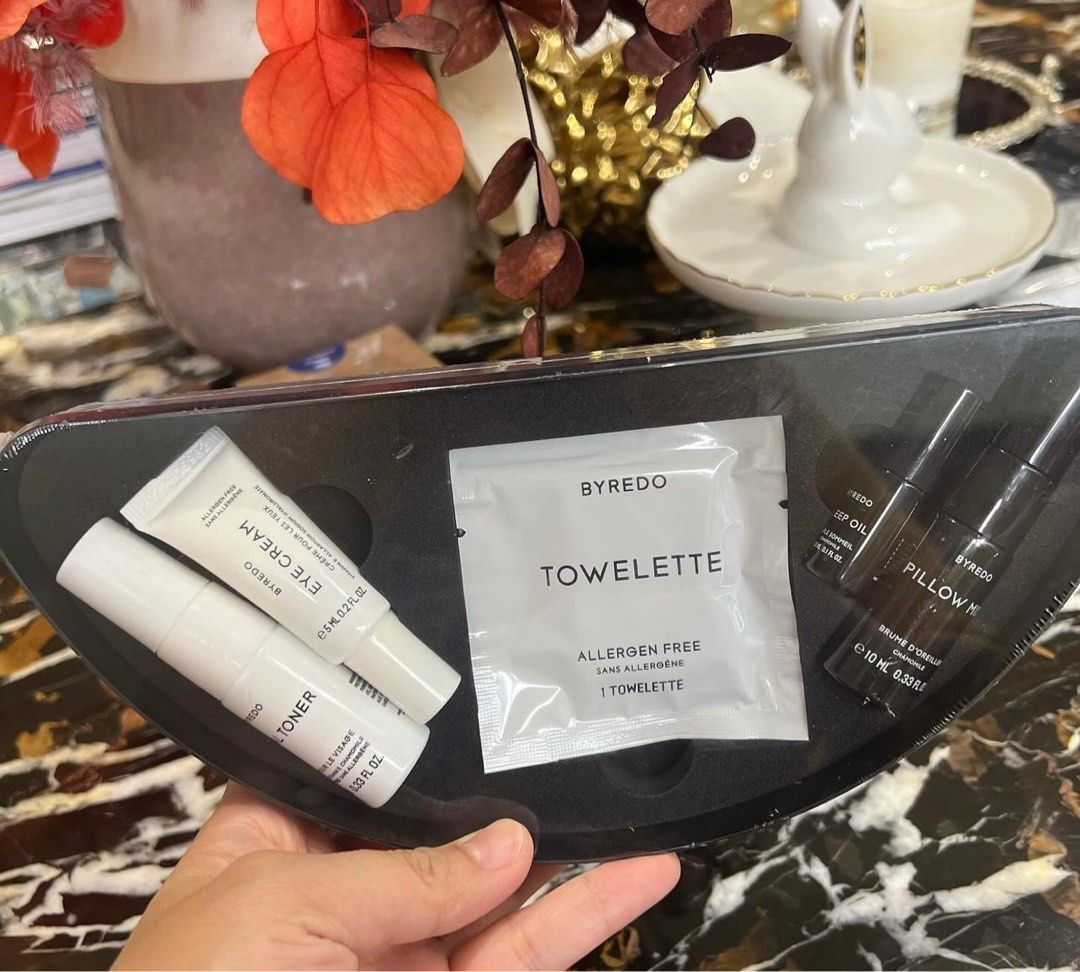 Byredo x emirates toiletries set (Category: Face Care) located in Manila. Submitted by chaitheexplorer (Listing ID 1292431812, Image 1). Description: Byredo x emirates 850 set Facial toner Eye cream Towelette Sleep oil Pillow mist.