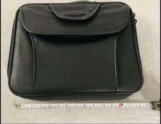 Caselogic Pure Leather Sling bag/briefcase