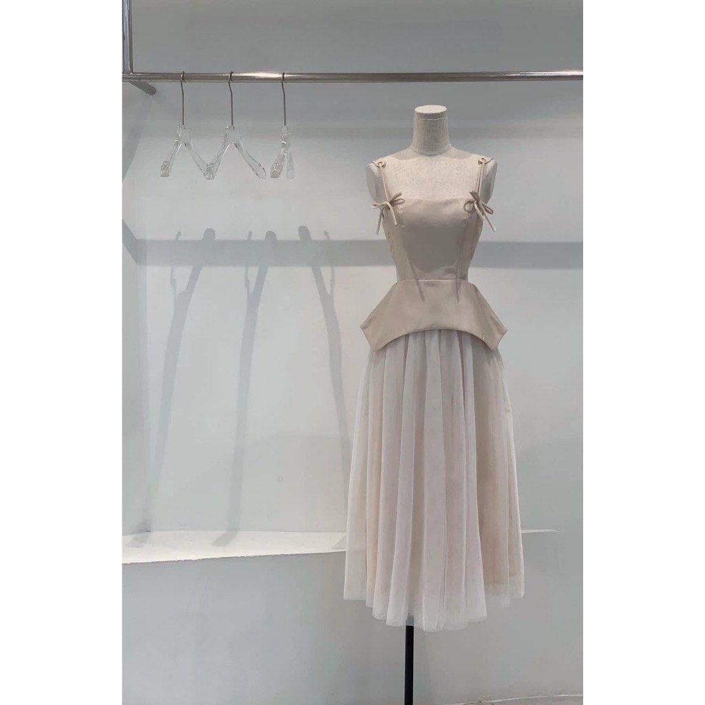 sachin and babi light blue dress Belle Badgley Mischka Champagne Gold Peplum Dress Size 2 X-Small Wedding main image 0