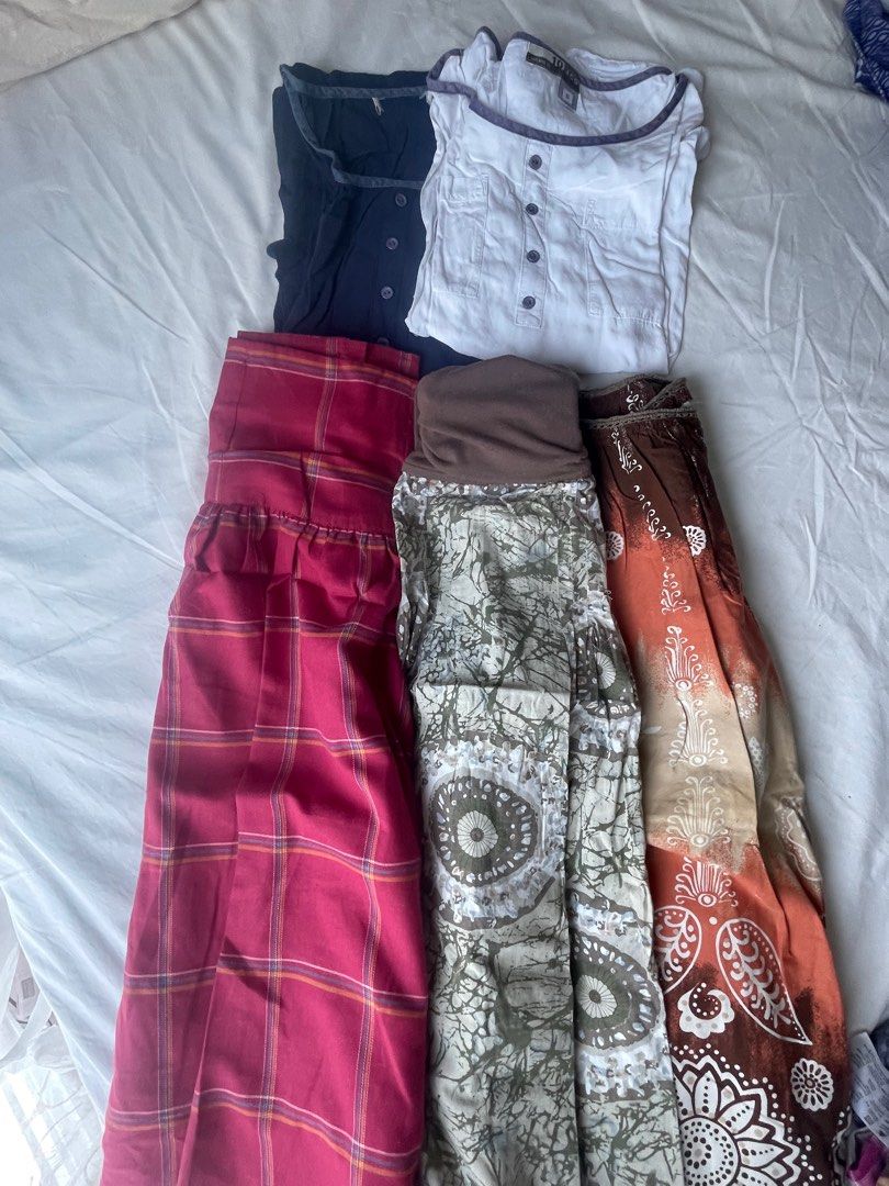 Clothes bundle (Category: Sets or Coordinates) located in Singapore. Submitted by pingyi16 (Listing ID 1292305659, Image 1). Description: Bundle pack for S size gal $15 incl mailout.