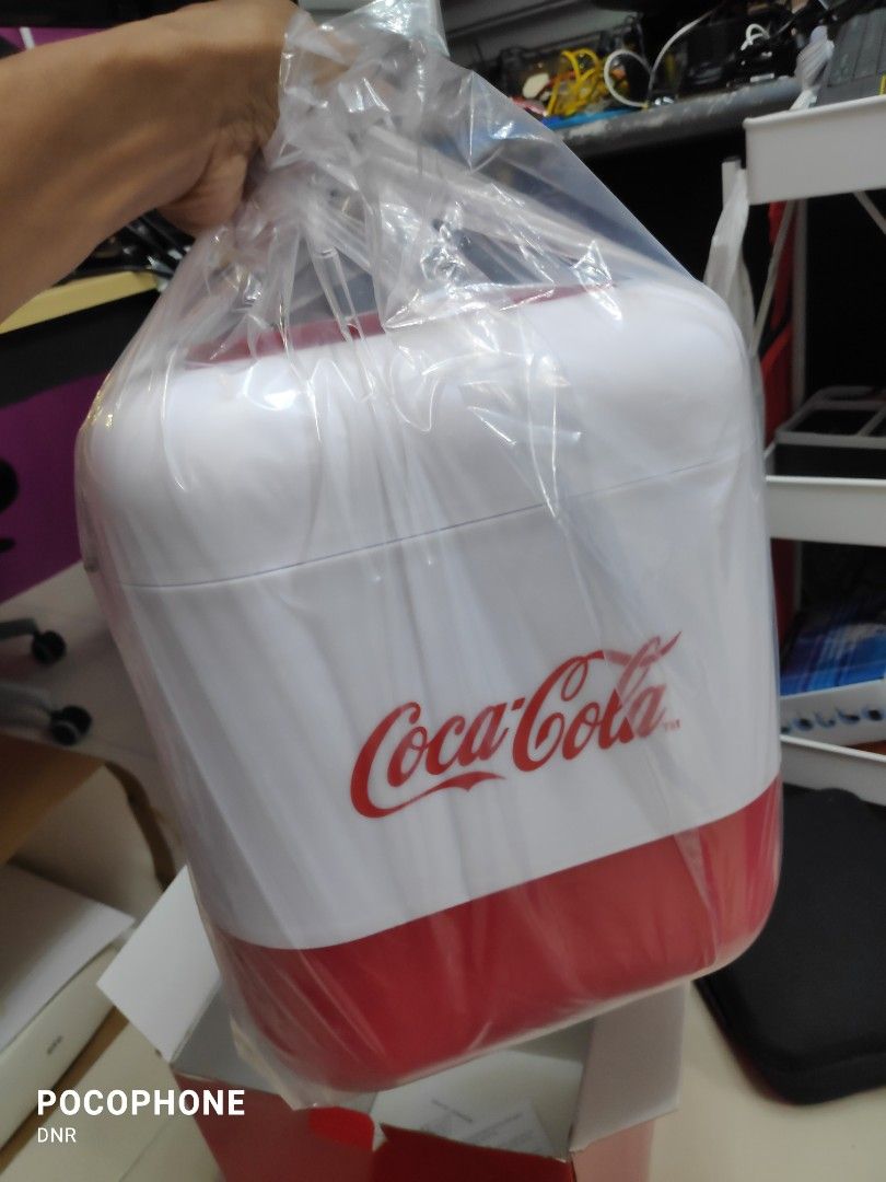 COCA COLA COOLER BOX WITH SPEAKER, Hobbies & Toys, Collectibles & Memorabilia, Vintage