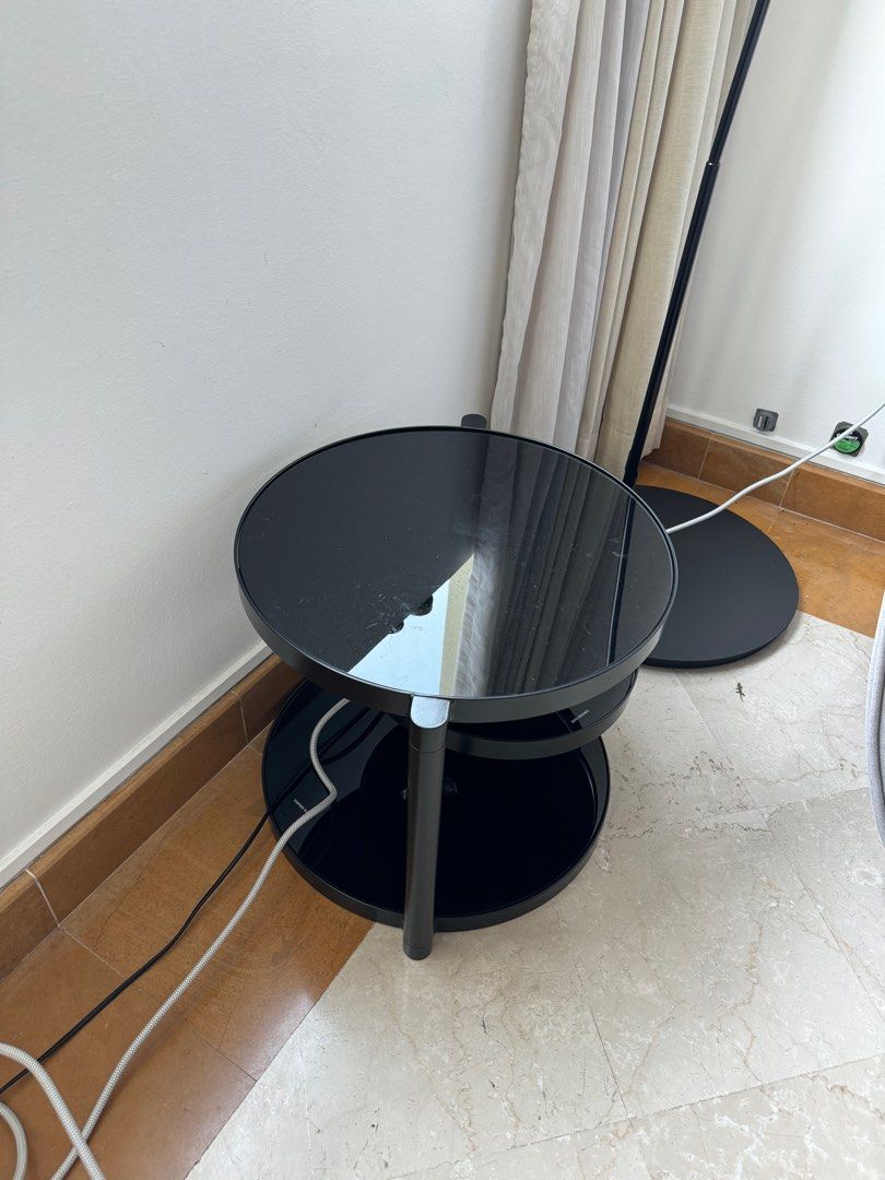 Coffee Table (Category: Tables & Sets) located in Singapore. Submitted by micheledelfine (Listing ID 1292289705, Image 2). Description: .
