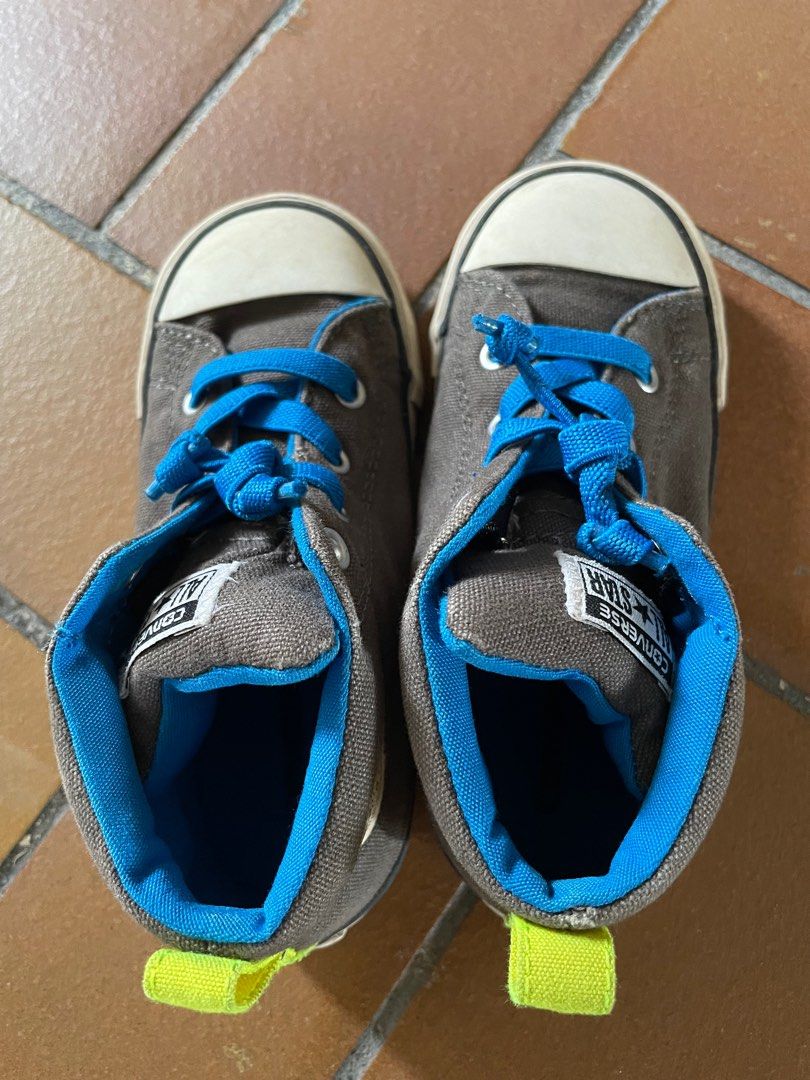 Converse kids sneakers US size 10 Babies Kids Babies Kids Fashion on Carousell