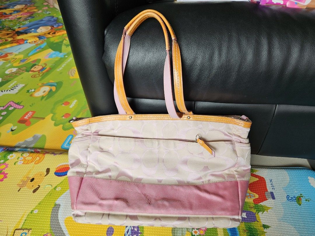 Couch nursing bag for sale. Sell for VERY low price Luxury Bags Wallets on Carousell